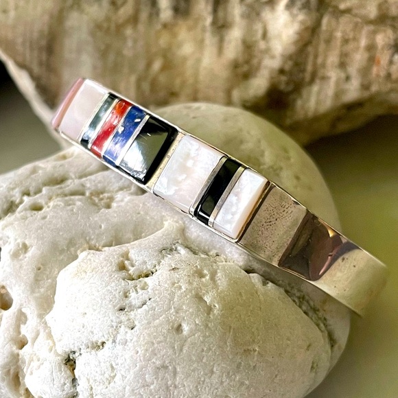 Vintage Navajo Native American Multi-stone MOP, Onyx, Coral, Lapis Cuff Bracelet - Picture 4 of 12